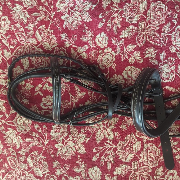 Used KL Select Ikon hunter bridle with reins fancy stitch - Picture 2 of 4